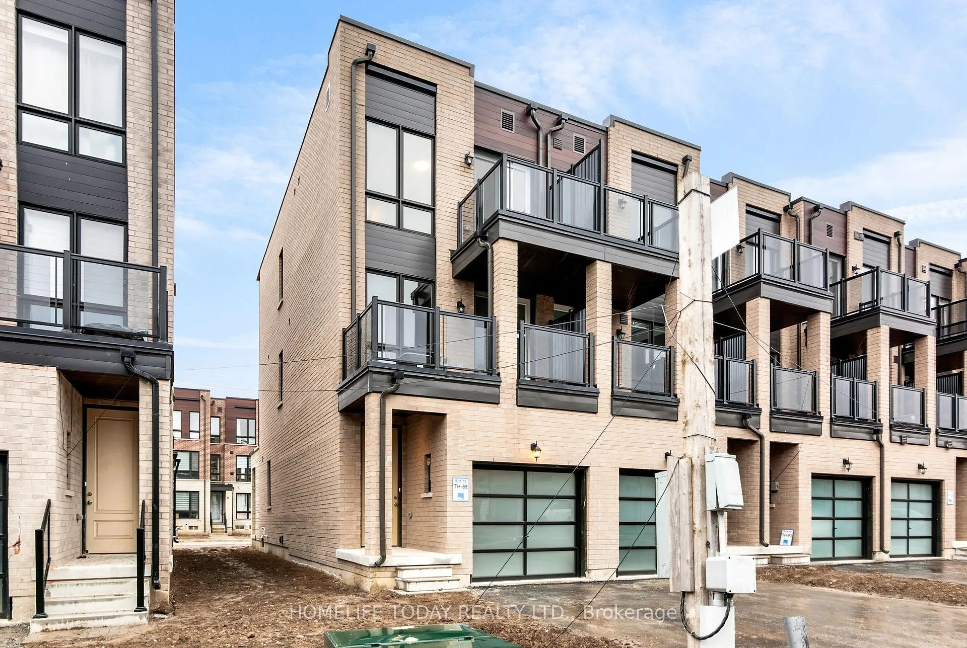 Photo 40 of 104 Stauffer Crescent, Markham, Cornell — HOMEH