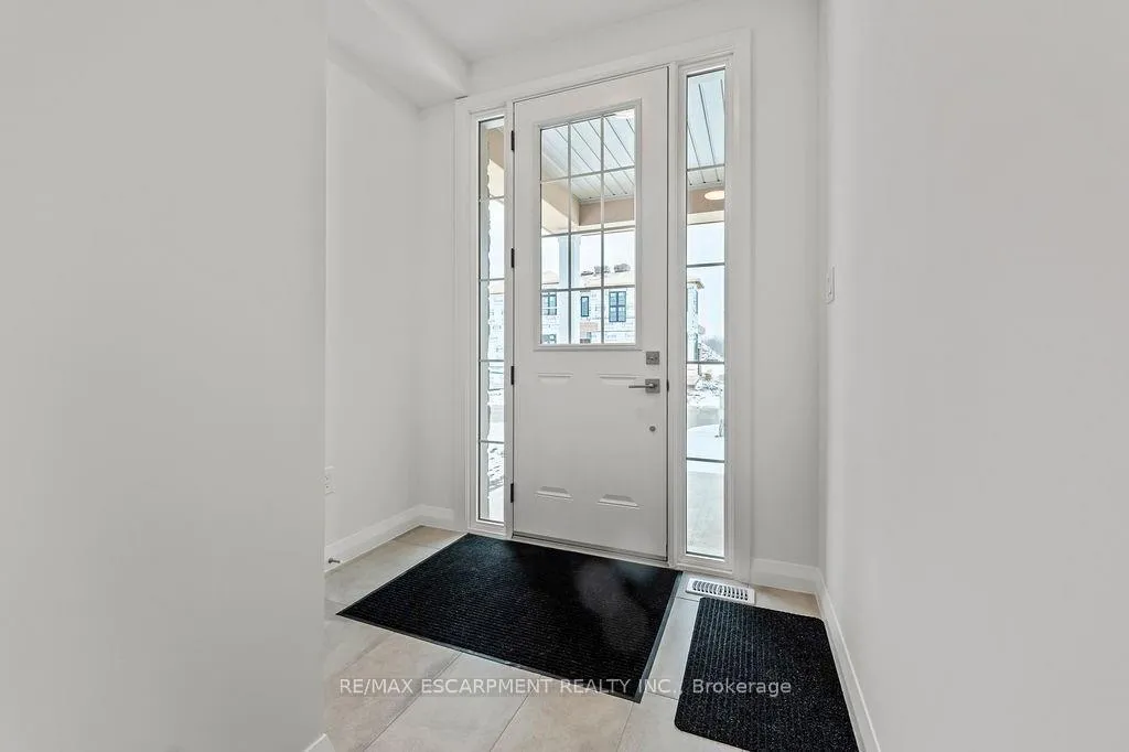 Photo 4 of 207 Alessio Drive, Hamilton, Sheldon — HOMEH