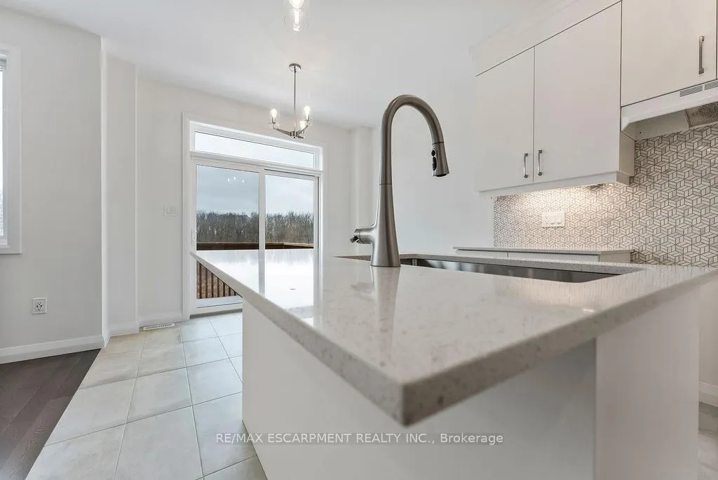 Photo 16 of 207 Alessio Drive, Hamilton, Sheldon — HOMEH