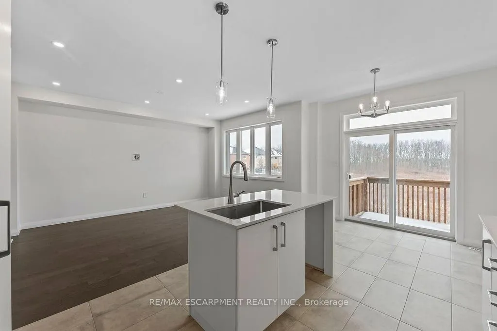 Photo 17 of 207 Alessio Drive, Hamilton, Sheldon — HOMEH