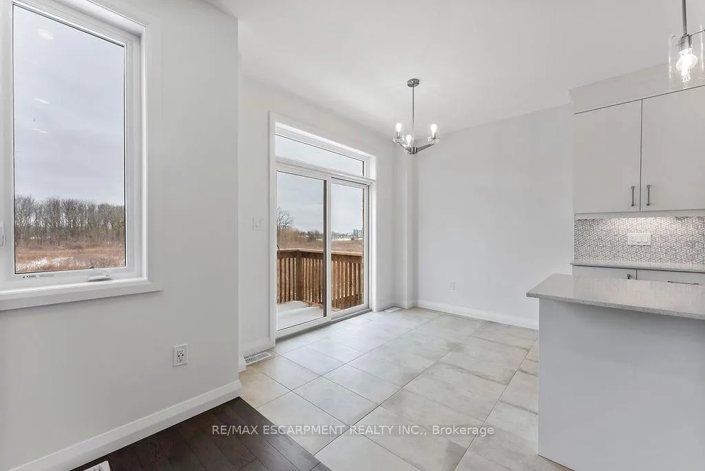 Photo 18 of 207 Alessio Drive, Hamilton, Sheldon — HOMEH