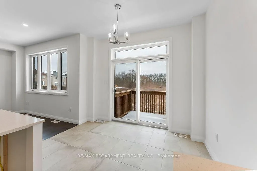 Photo 19 of 207 Alessio Drive, Hamilton, Sheldon — HOMEH