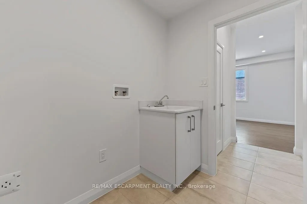 Photo 25 of 207 Alessio Drive, Hamilton, Sheldon — HOMEH