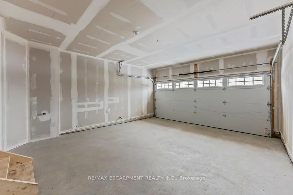 Photo 27 of 207 Alessio Drive, Hamilton, Sheldon — HOMEH
