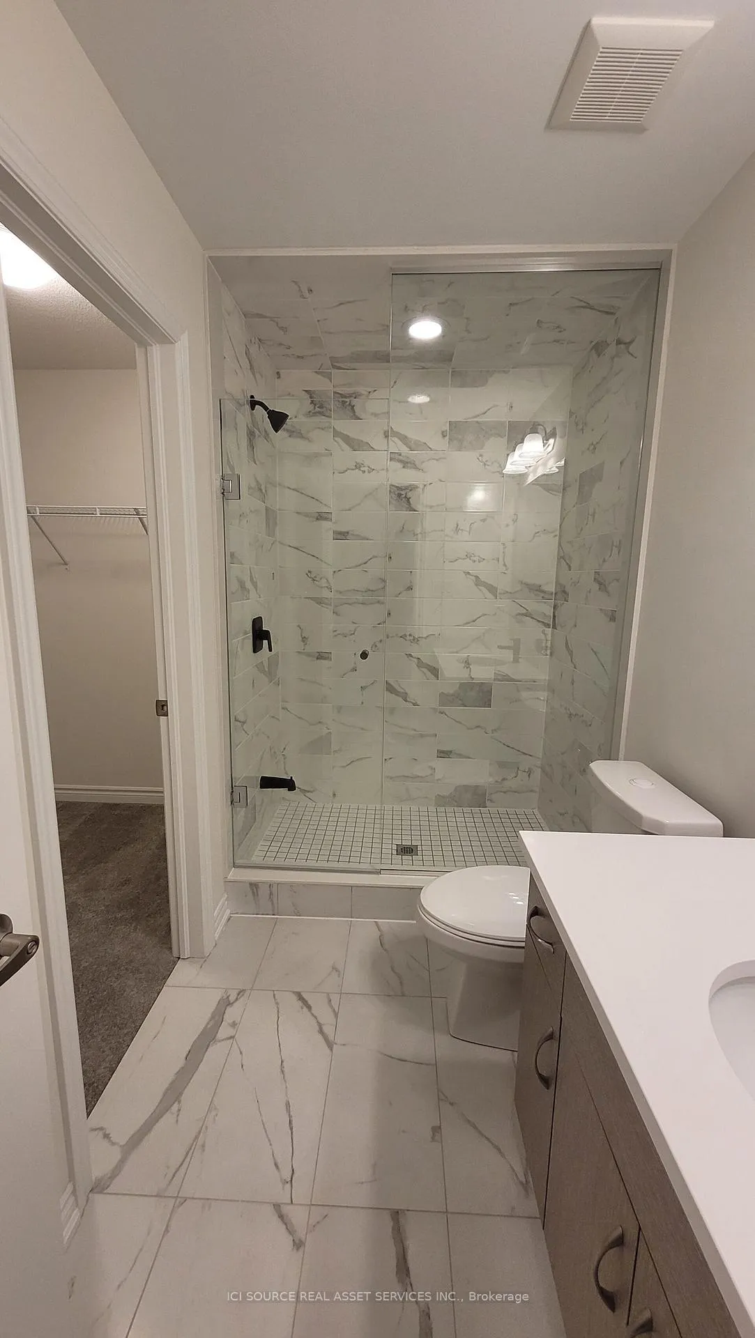 Photo 8 of 31 Thomas Frisby Jr Crescent, Markham, Victoria Square — HOMEH