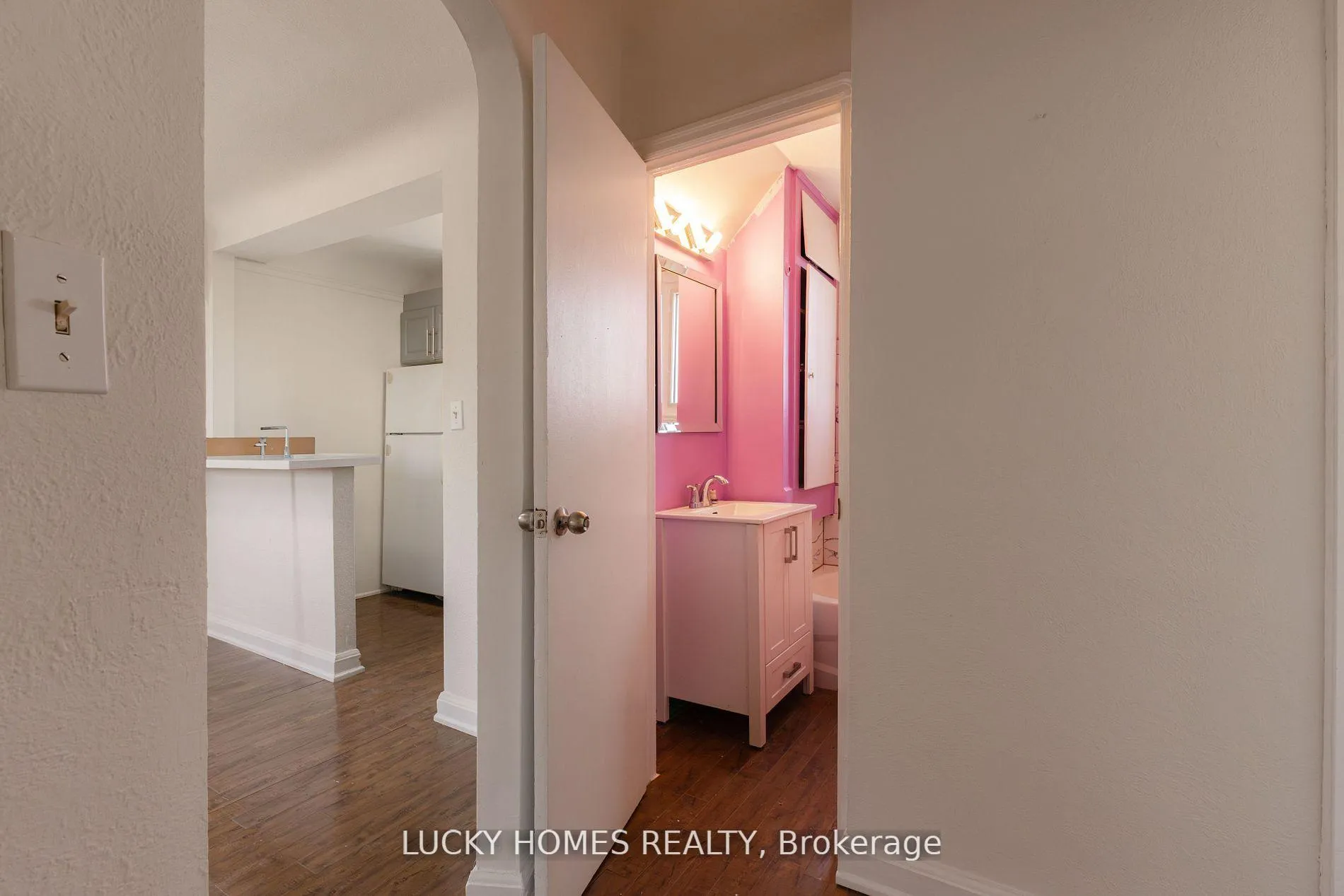 Photo 8 of Unit 2nd Floor, 157 Centre Street S, Oshawa, Central — HOMEH