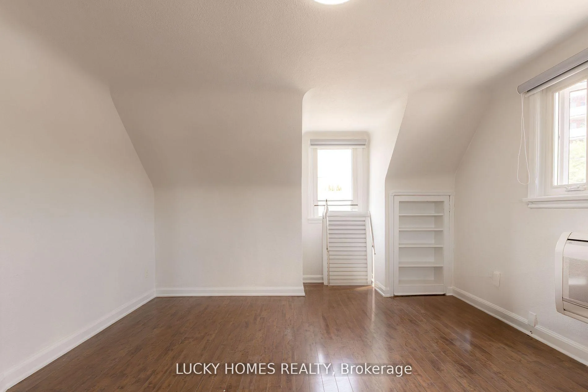 Photo 16 of Unit 2nd Floor, 157 Centre Street S, Oshawa, Central — HOMEH