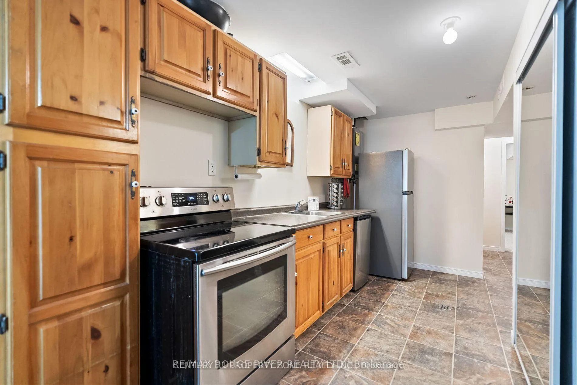 Photo 3 of 101 Ladymay Drive, Whitby, Taunton North — HOMEH
