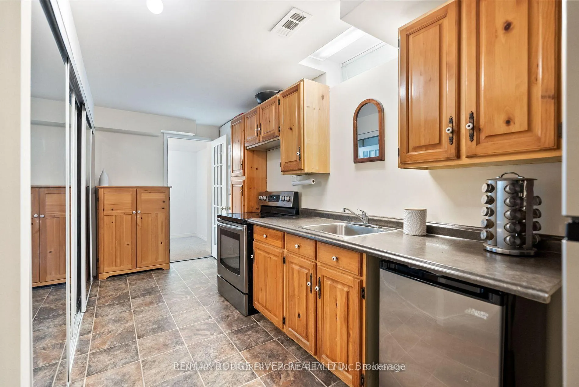 Photo 5 of 101 Ladymay Drive, Whitby, Taunton North — HOMEH
