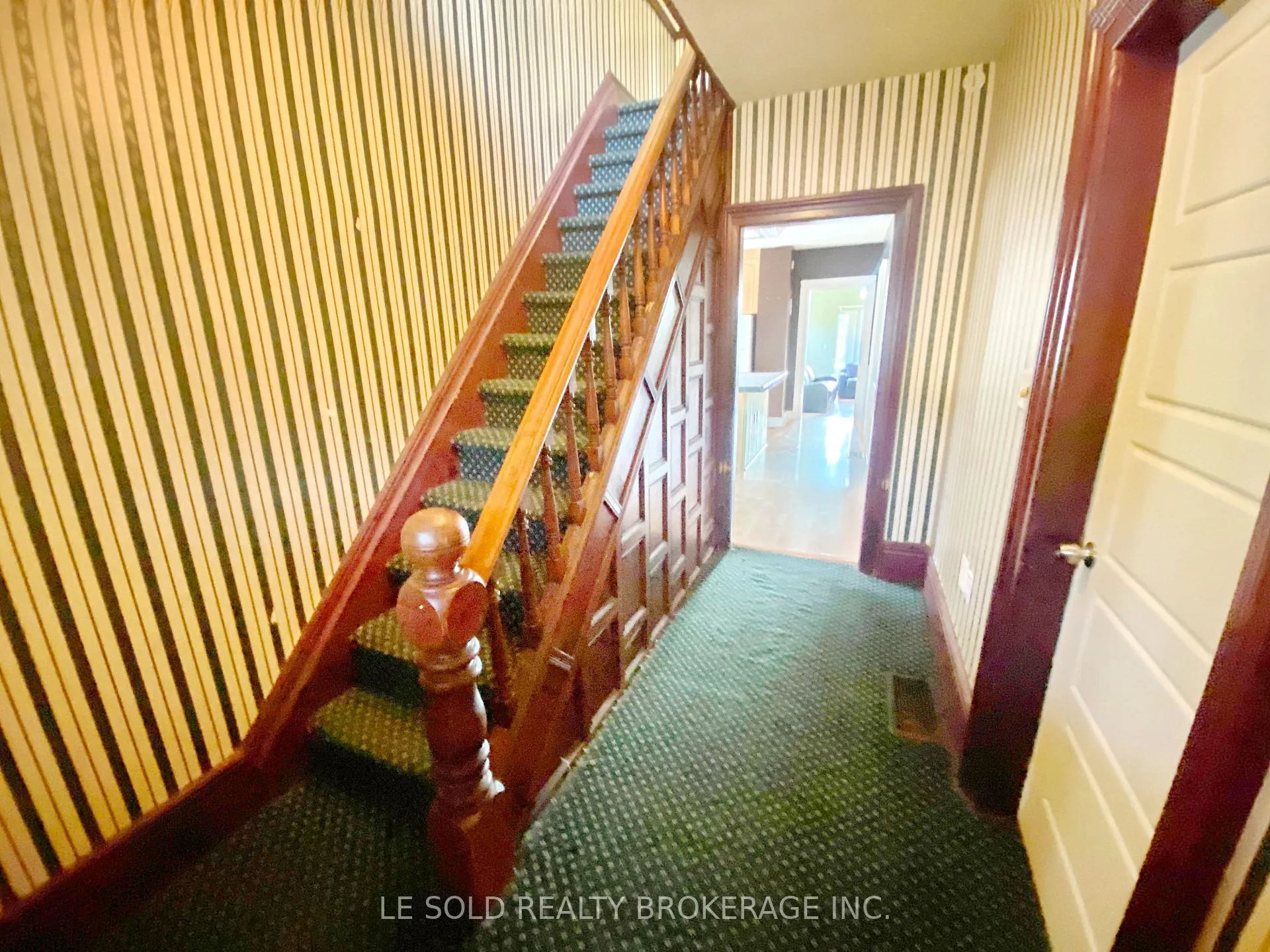 Photo 3 of 438 Osborne Street, Brock, Beaverton — HOMEH