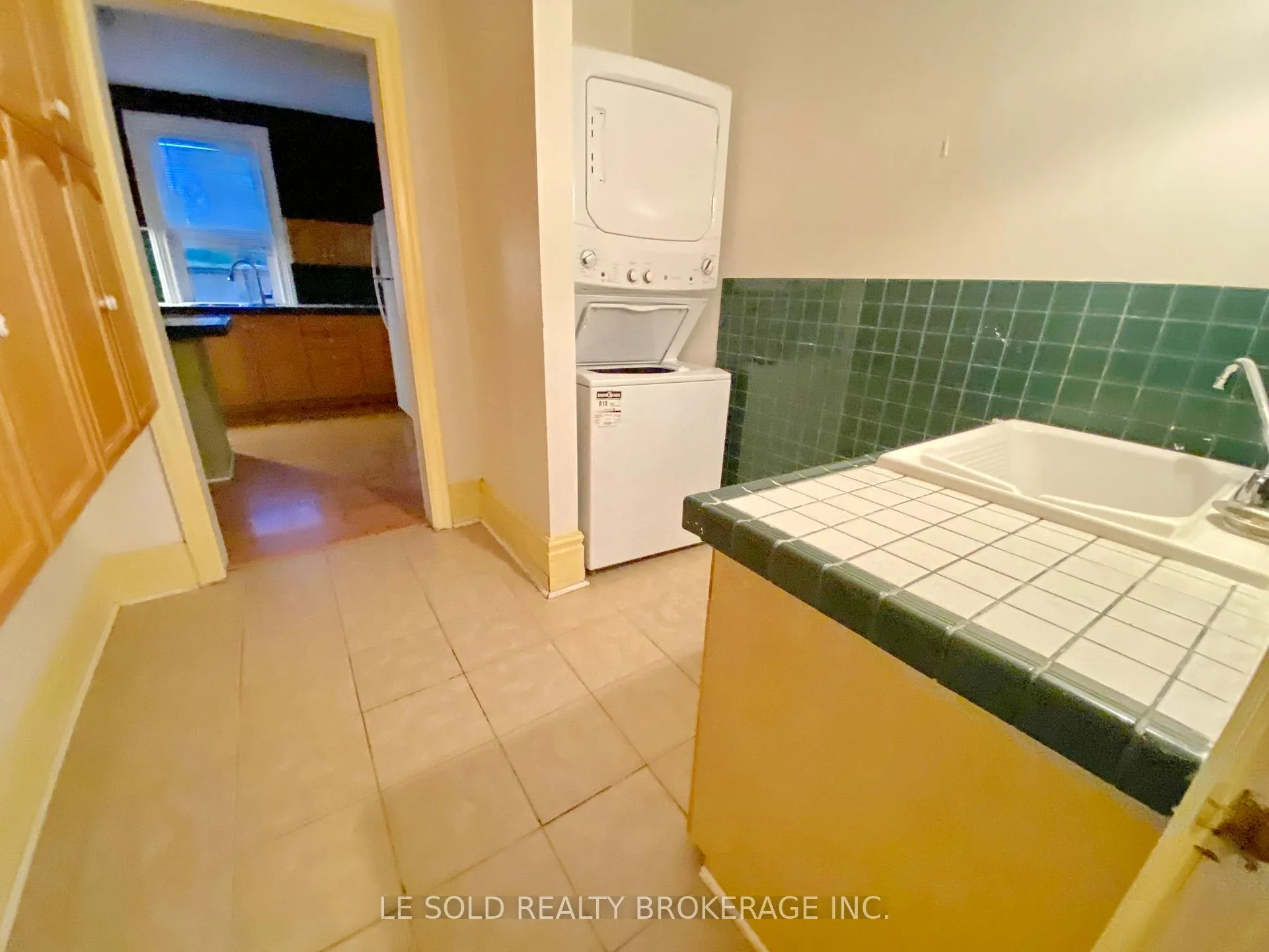 Photo 10 of 438 Osborne Street, Brock, Beaverton — HOMEH