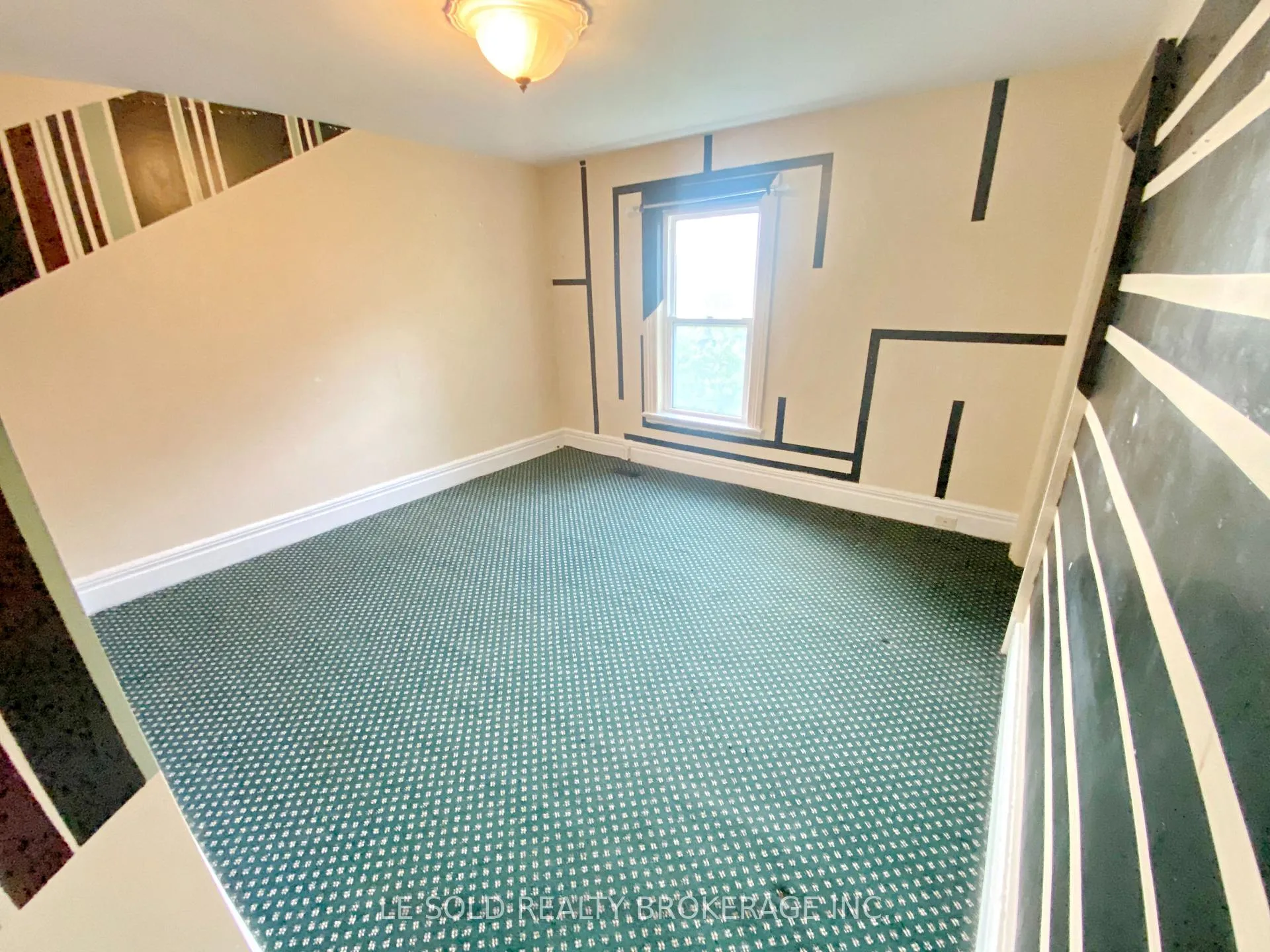 Photo 17 of 438 Osborne Street, Brock, Beaverton — HOMEH