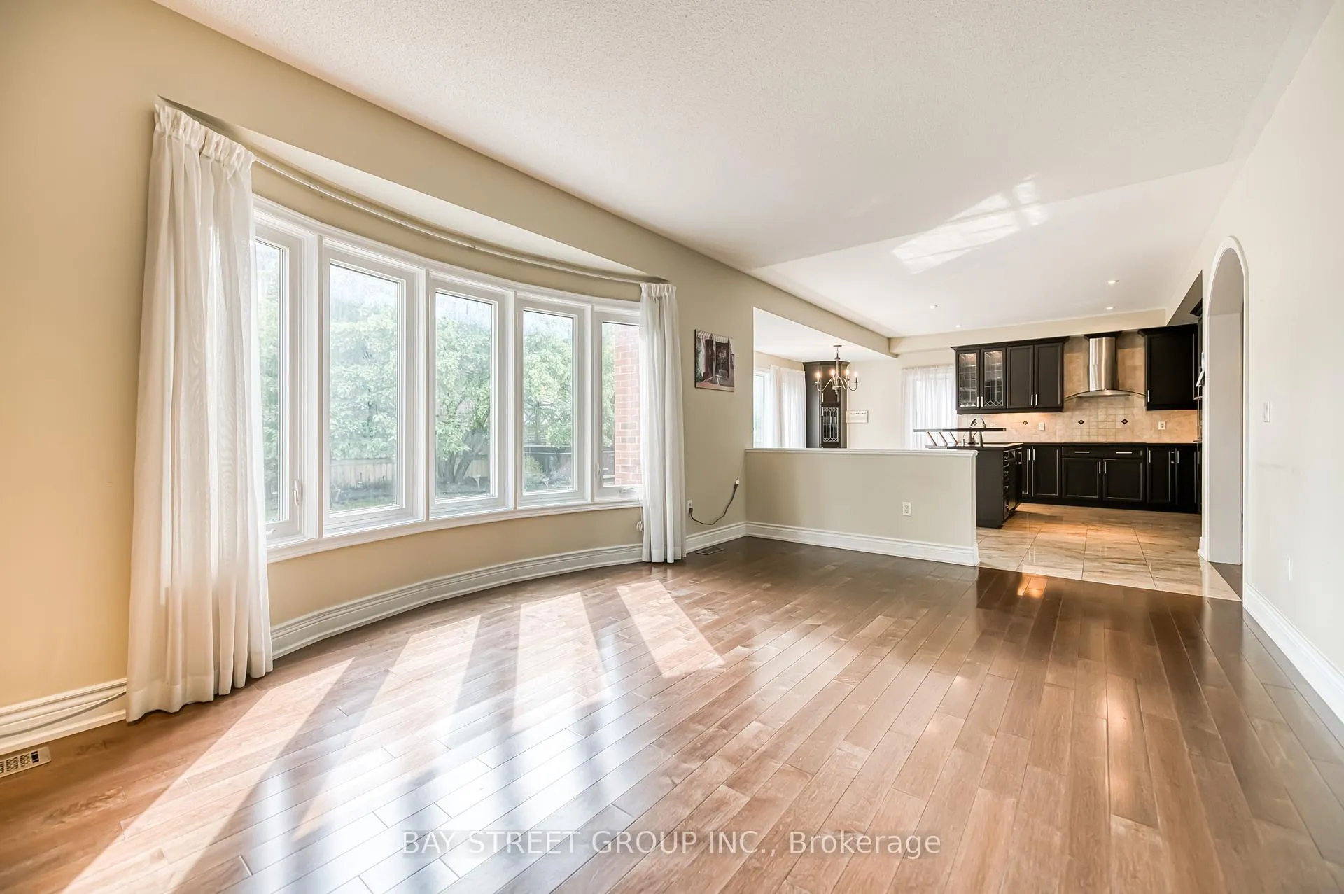 Photo 13 of 3 Edenbrook Crescent, Richmond Hill, Bayview Hill — HOMEH