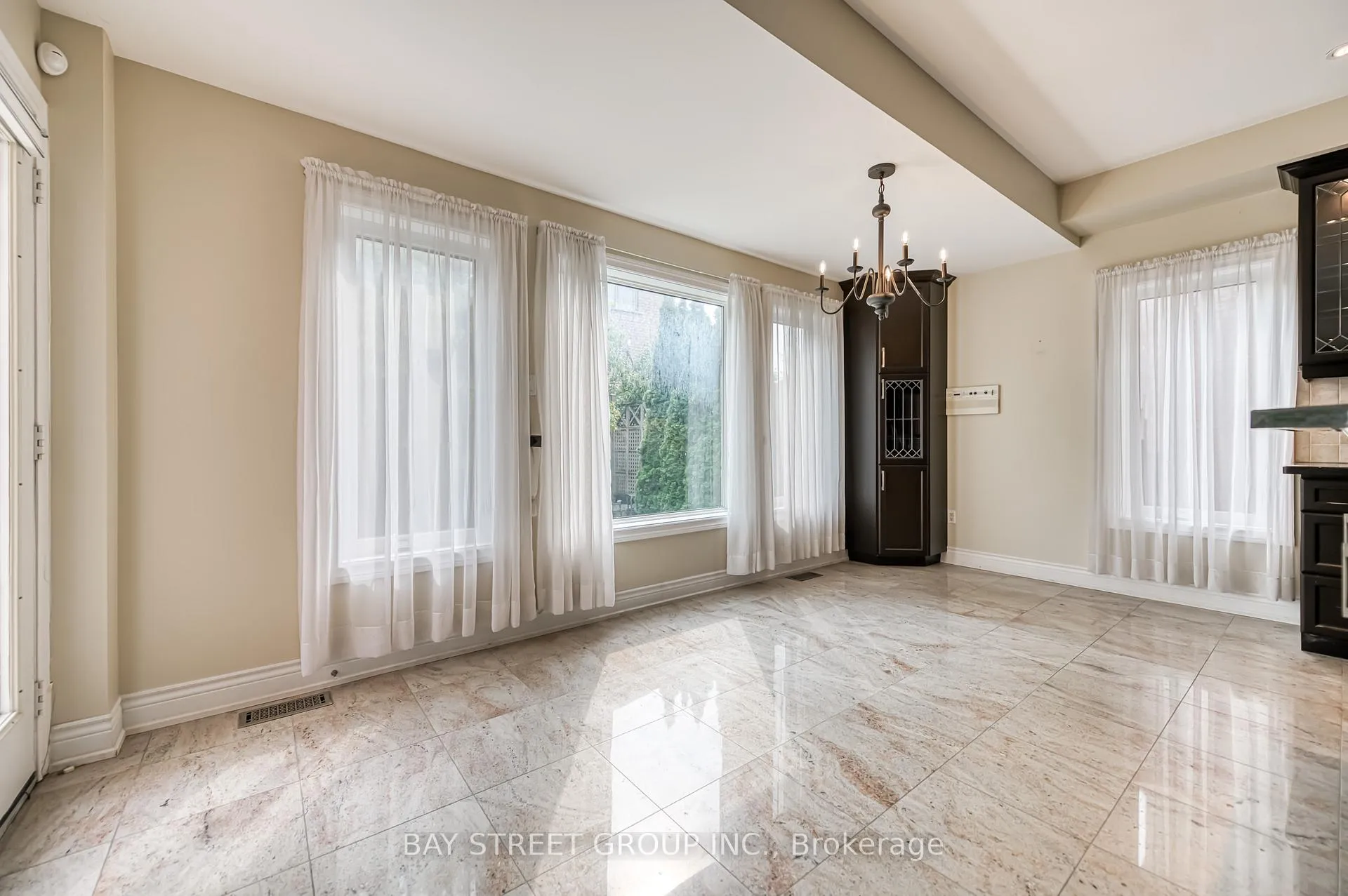 Photo 15 of 3 Edenbrook Crescent, Richmond Hill, Bayview Hill — HOMEH