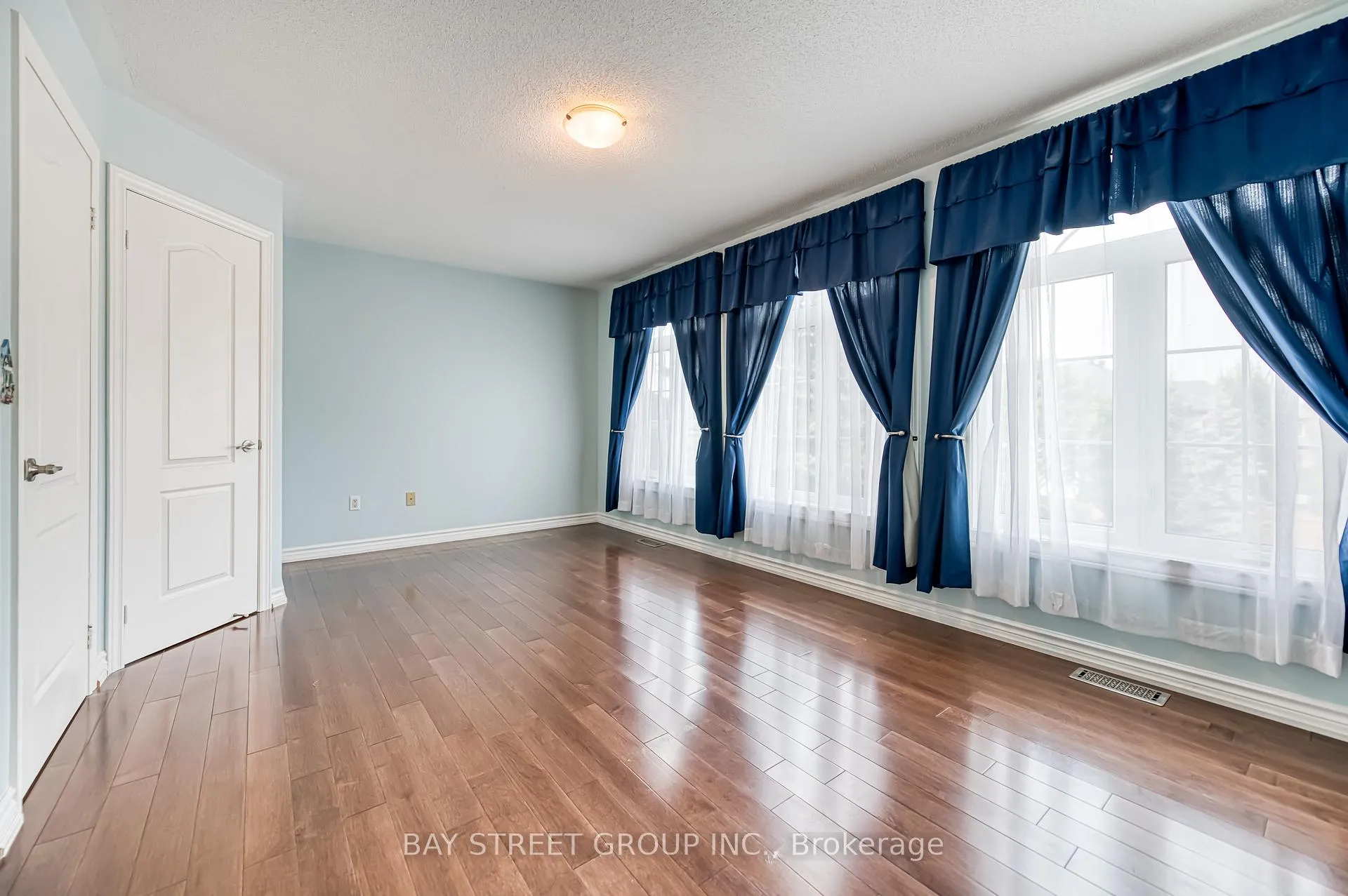 Photo 30 of 3 Edenbrook Crescent, Richmond Hill, Bayview Hill — HOMEH