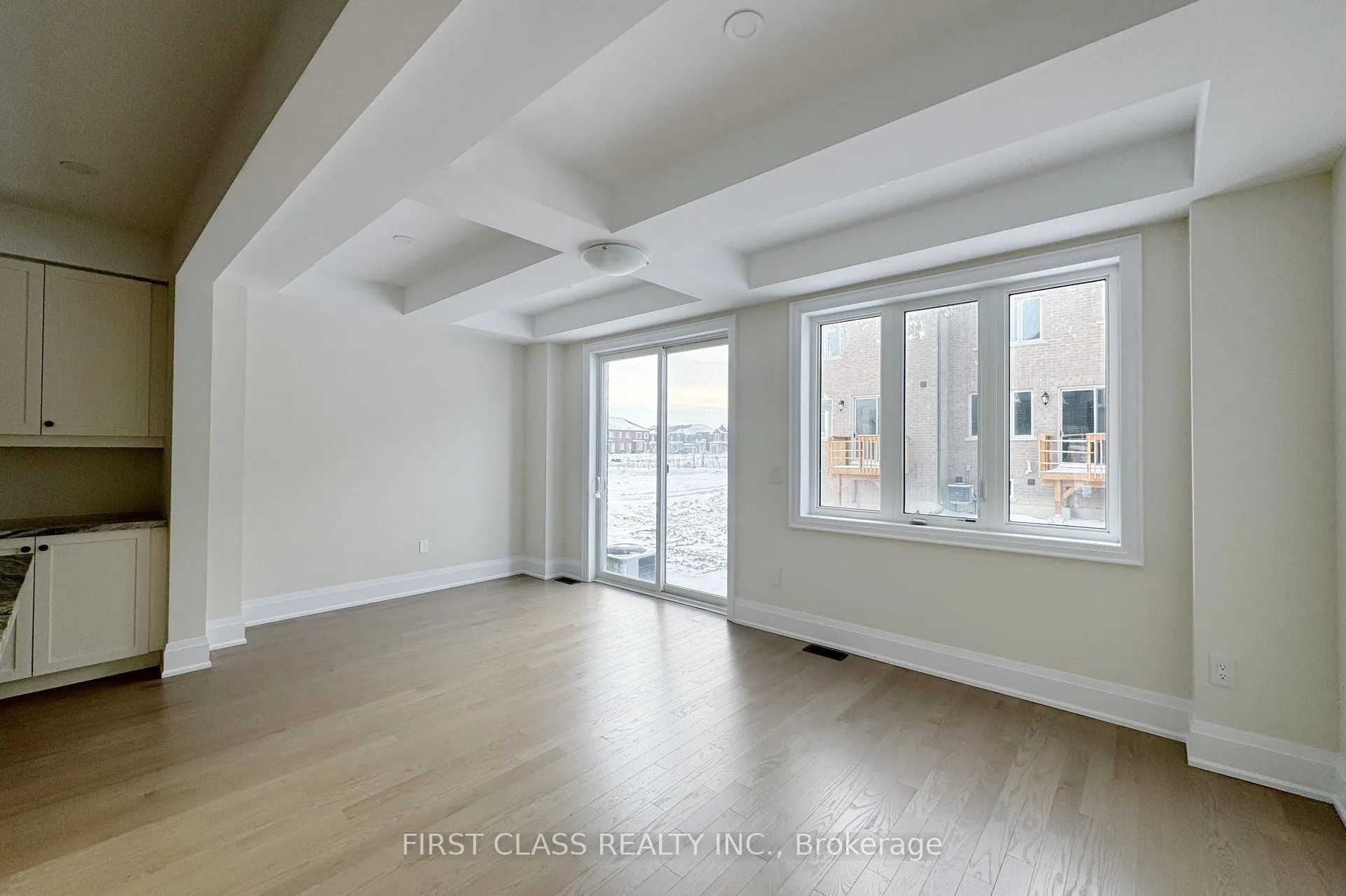 Photo 3 of 9 Schmeltzer Crescent, Richmond Hill, Rural Richmond Hill — HOMEH