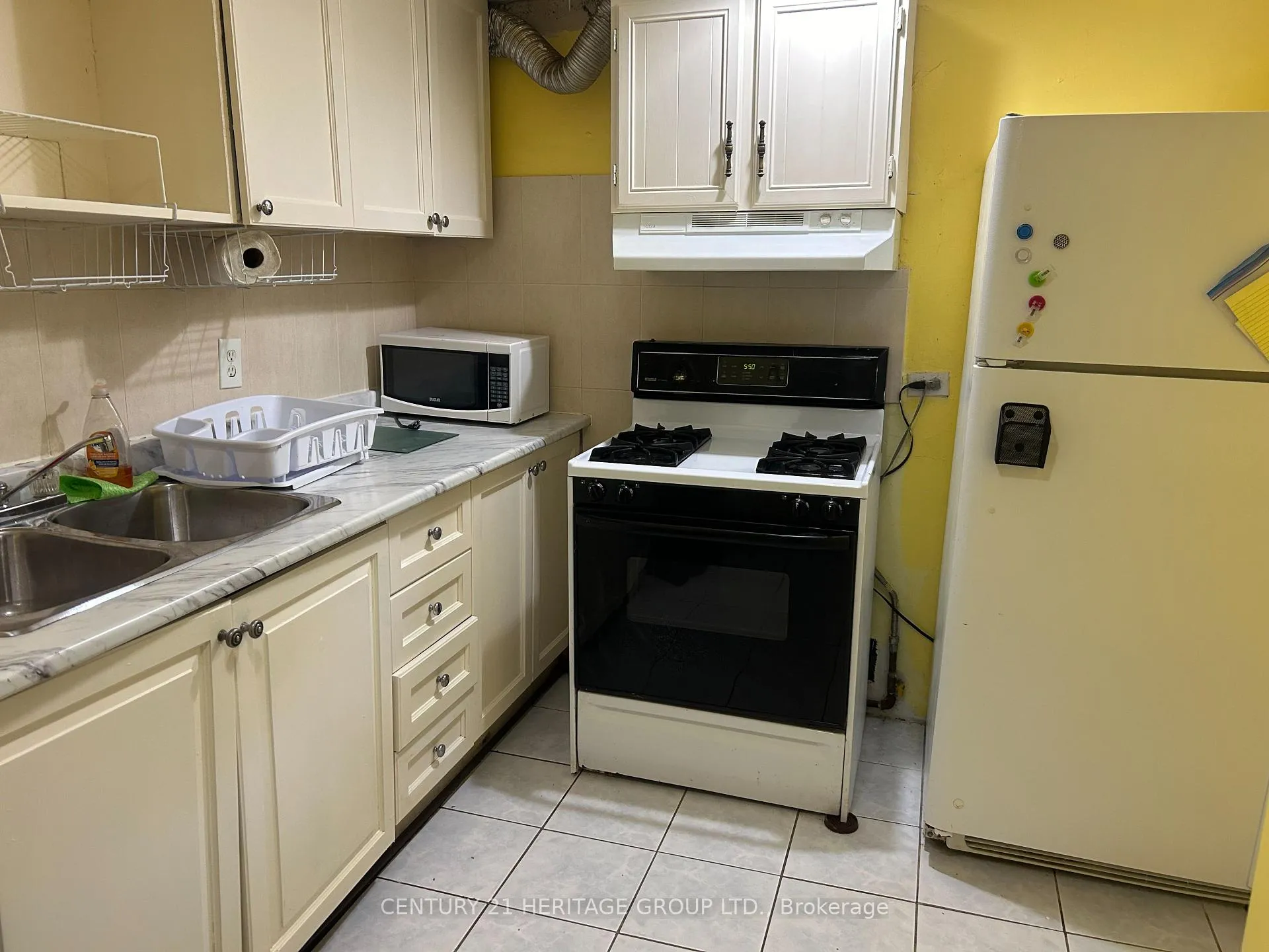 Photo 3 of Unit Bsmt, 141 Risebrough Circuit, Markham, Milliken Mills West — HOMEH