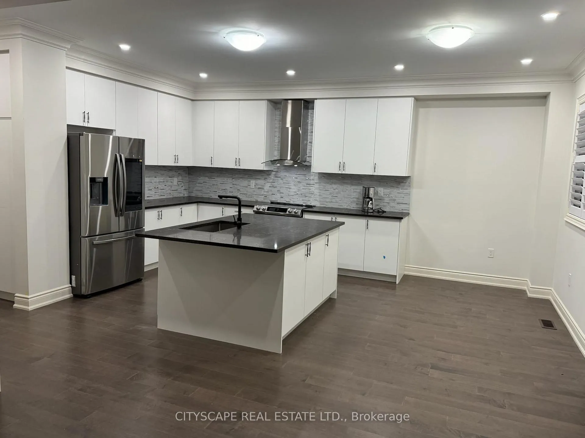 Photo 8 of 114 Avanti Crescent, Hamilton, Waterdown — HOMEH