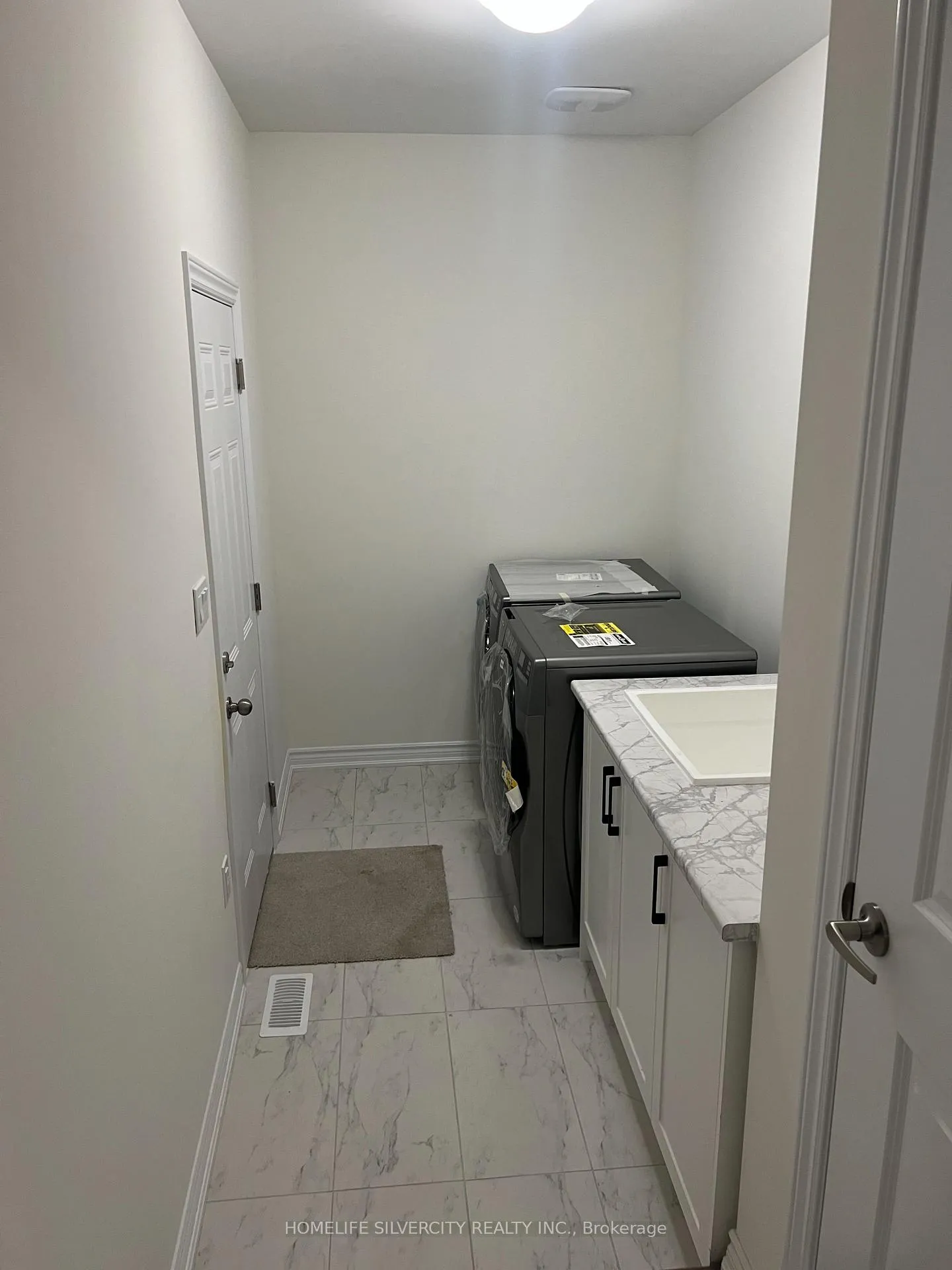 Photo 13 of Unit Upper, 20 Ida Terrace, Caledon, Rural Caledon — HOMEH