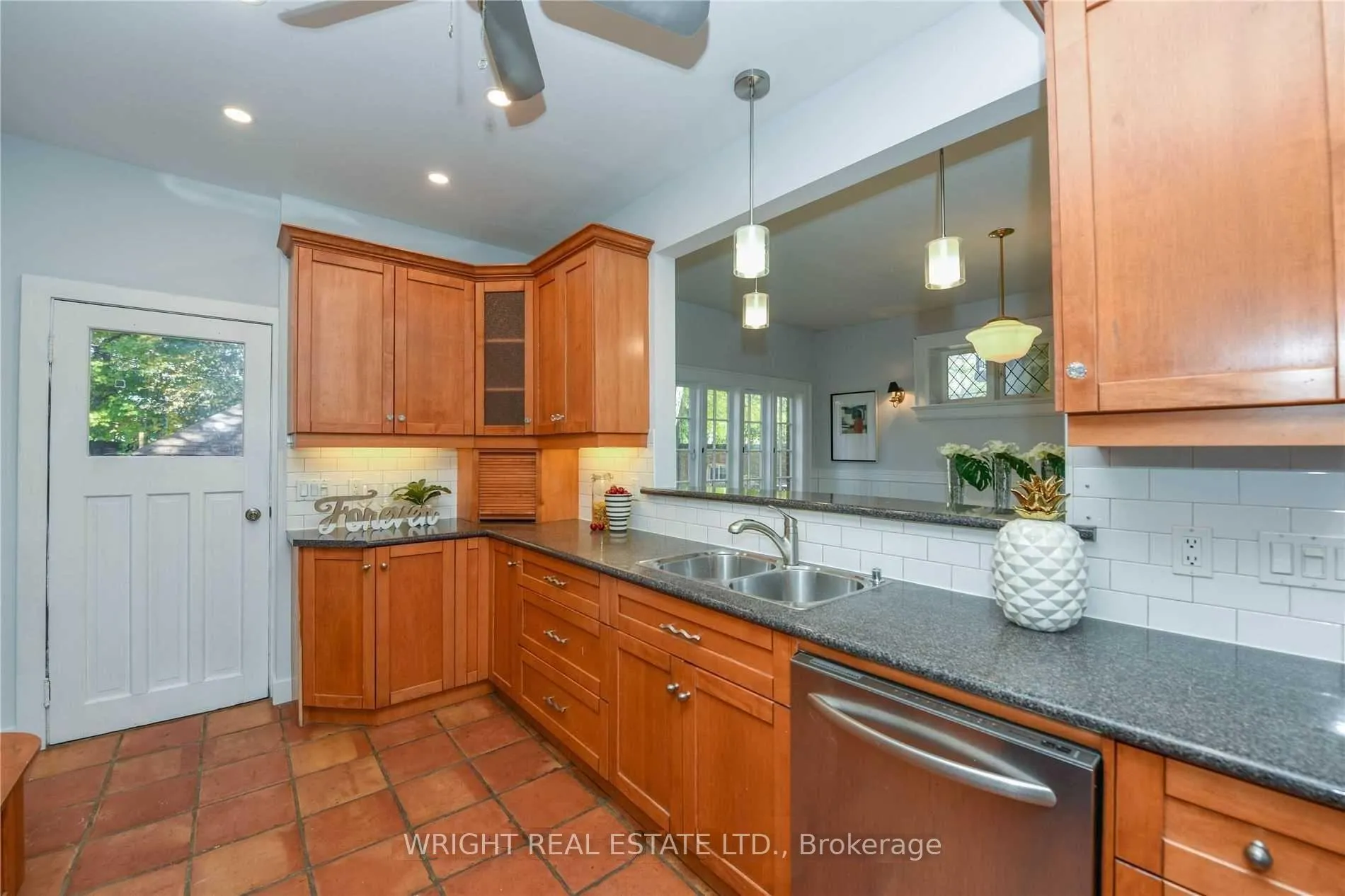 Photo 4 of 39 Thome Crescent, Toronto, Wychwood — HOMEH