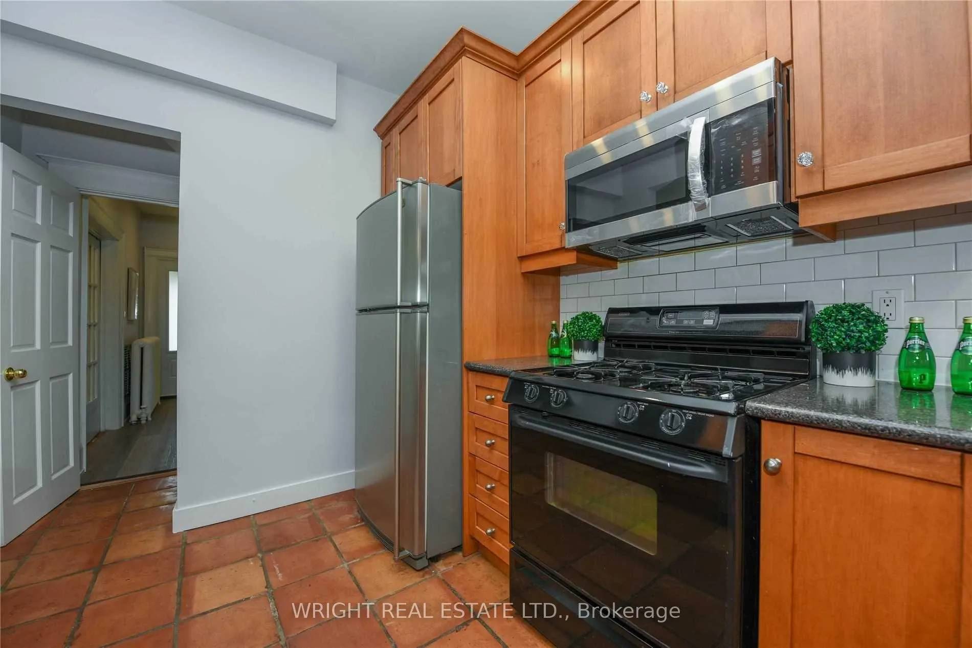 Photo 5 of 39 Thome Crescent, Toronto, Wychwood — HOMEH