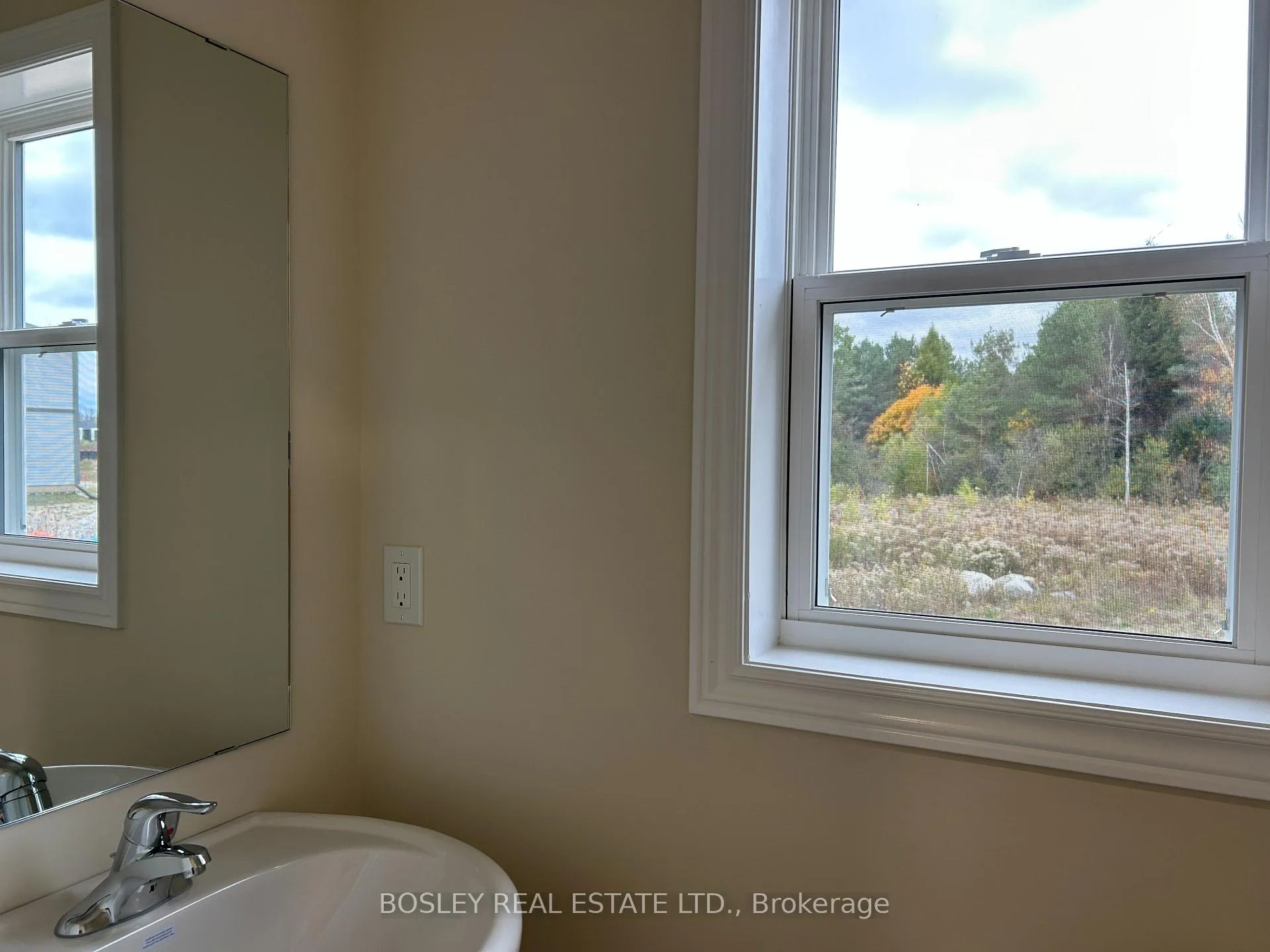 Photo 3 of 18 Equality Drive, Meaford — HOMEH