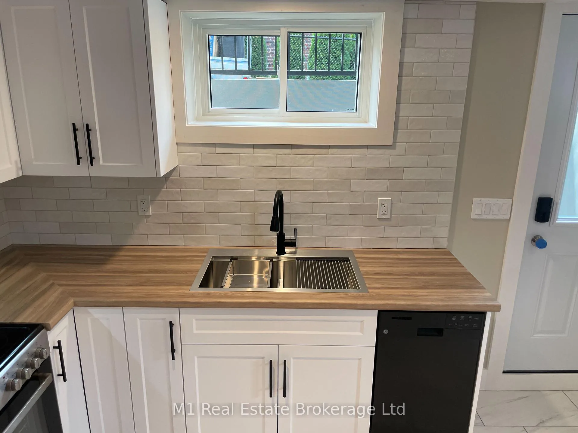 Photo 6 of Unit LL, 18 Promenade Road, Guelph, Grange Road — HOMEH