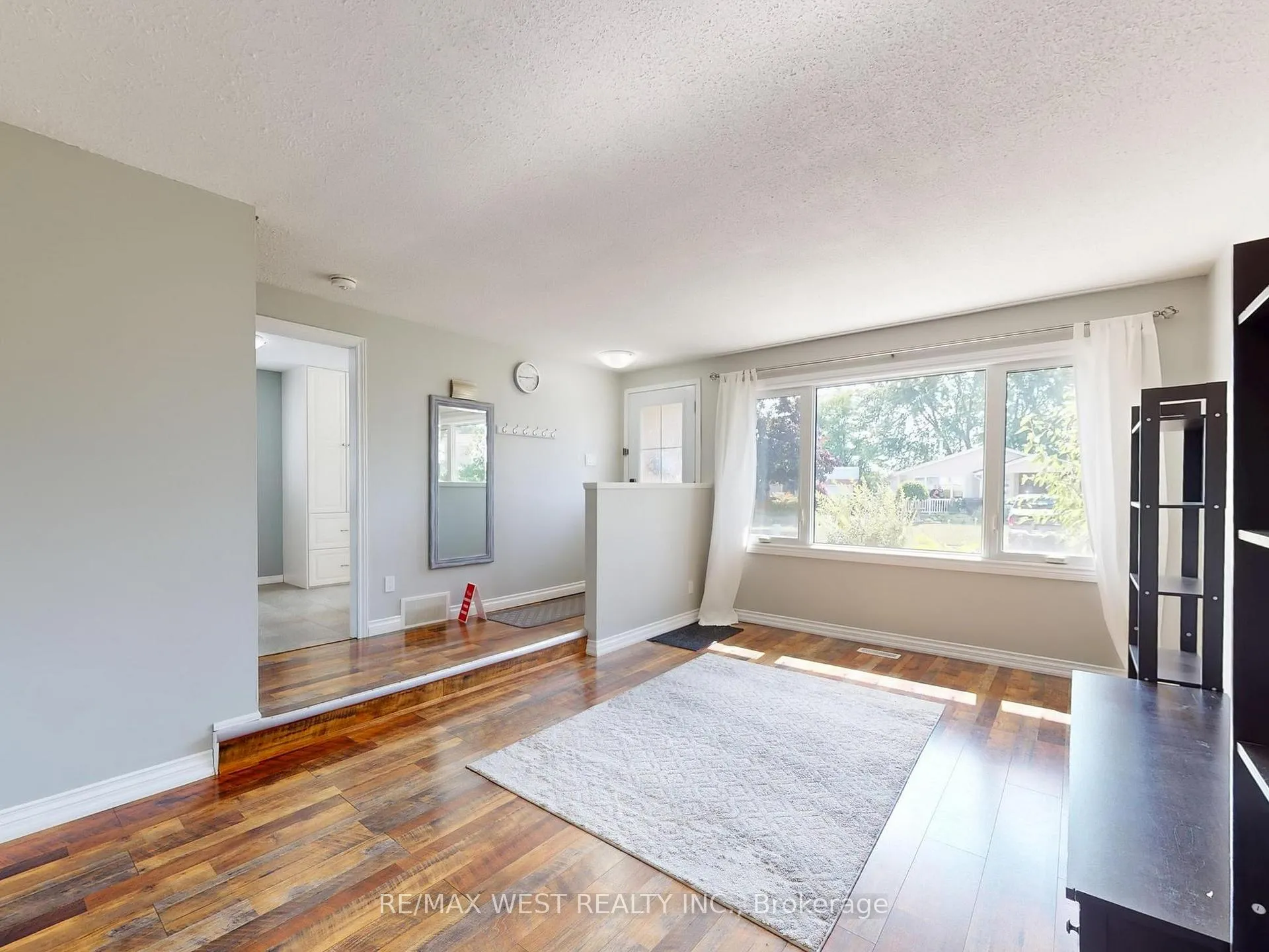 Photo 9 of 187 Broken Oak Crescent, Kitchener — HOMEH