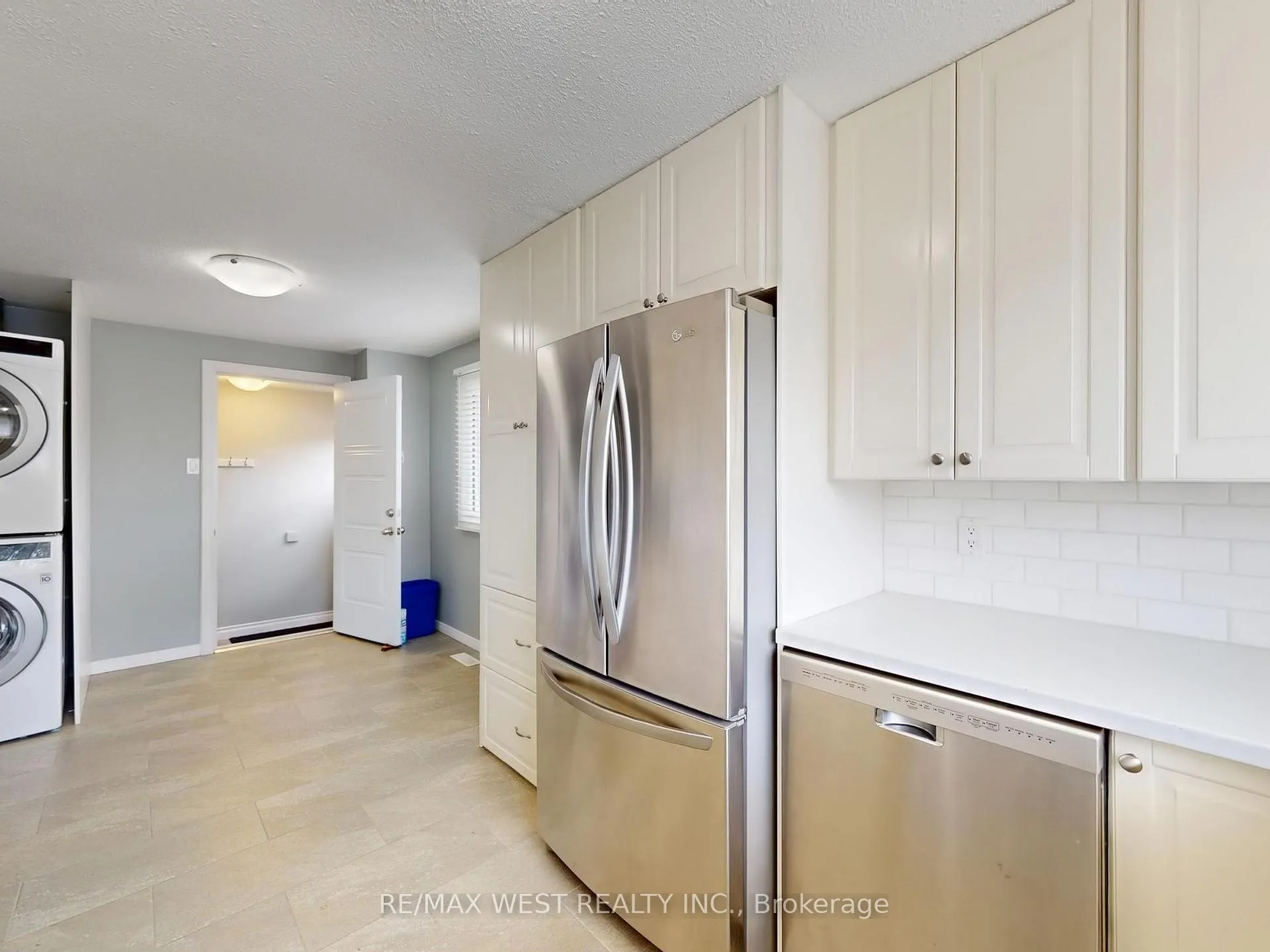 Photo 13 of 187 Broken Oak Crescent, Kitchener — HOMEH