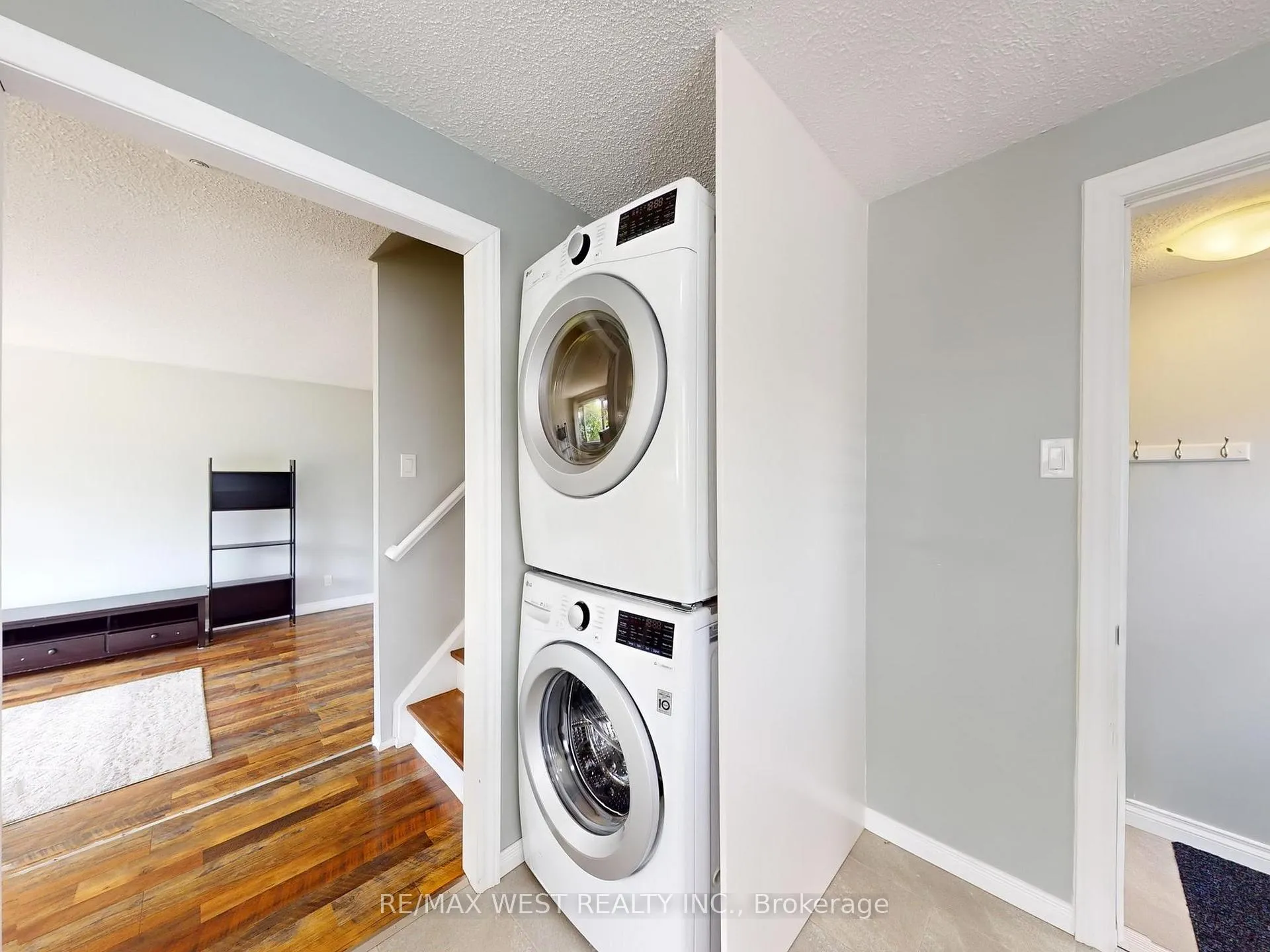 Photo 15 of 187 Broken Oak Crescent, Kitchener — HOMEH