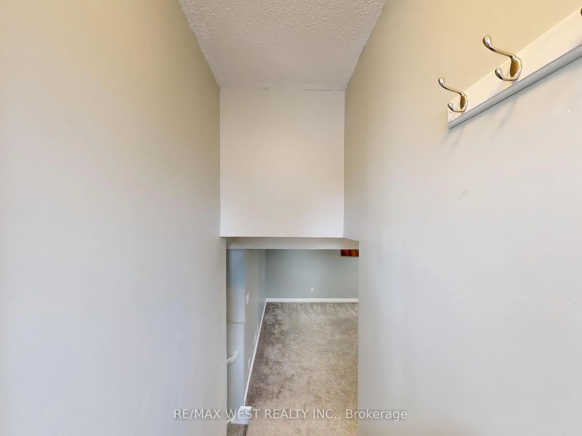 Photo 24 of 187 Broken Oak Crescent, Kitchener — HOMEH