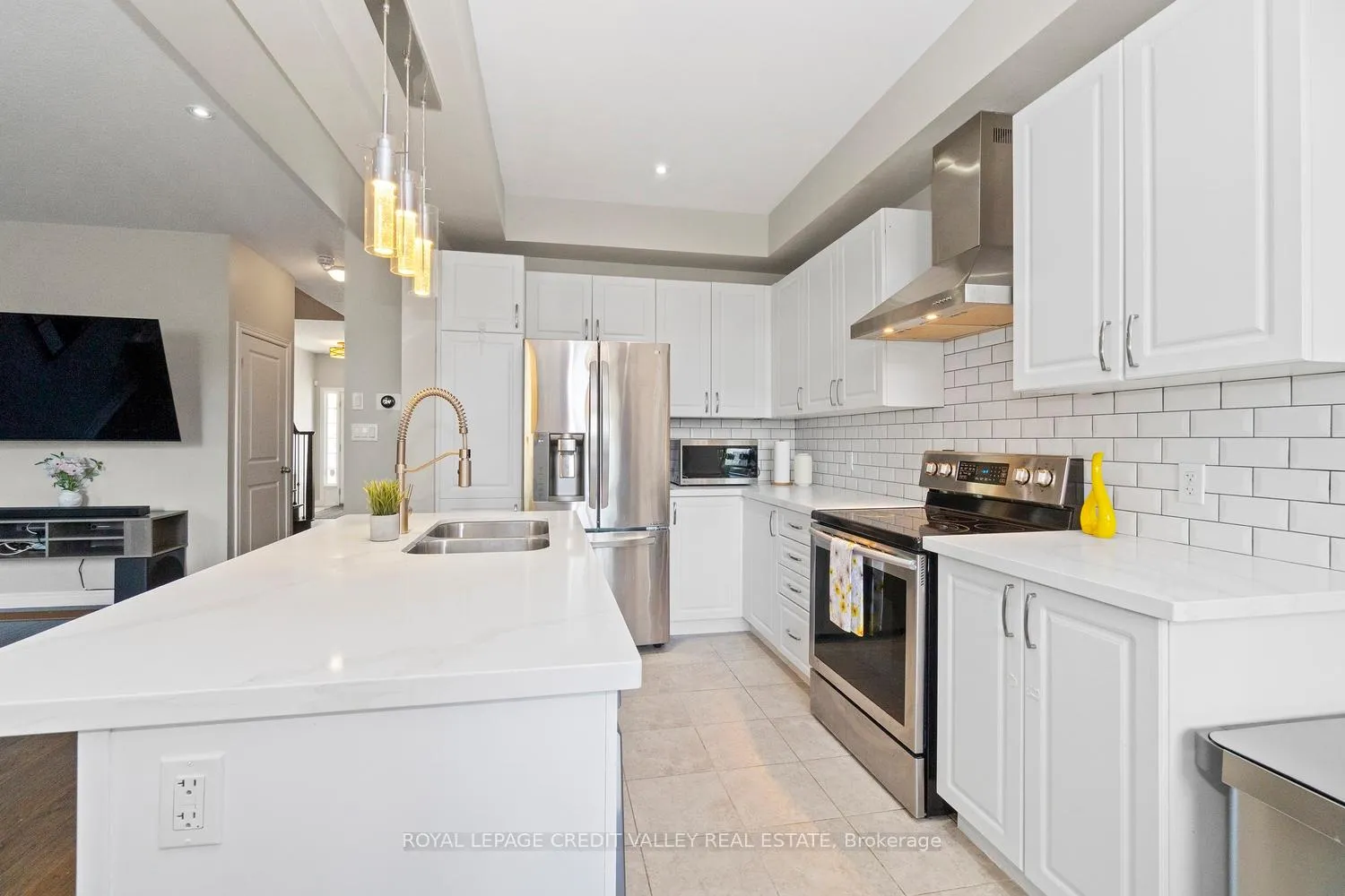 Photo 12 of Unit 2, 90 Raymond Road, Hamilton, Ancaster — HOMEH