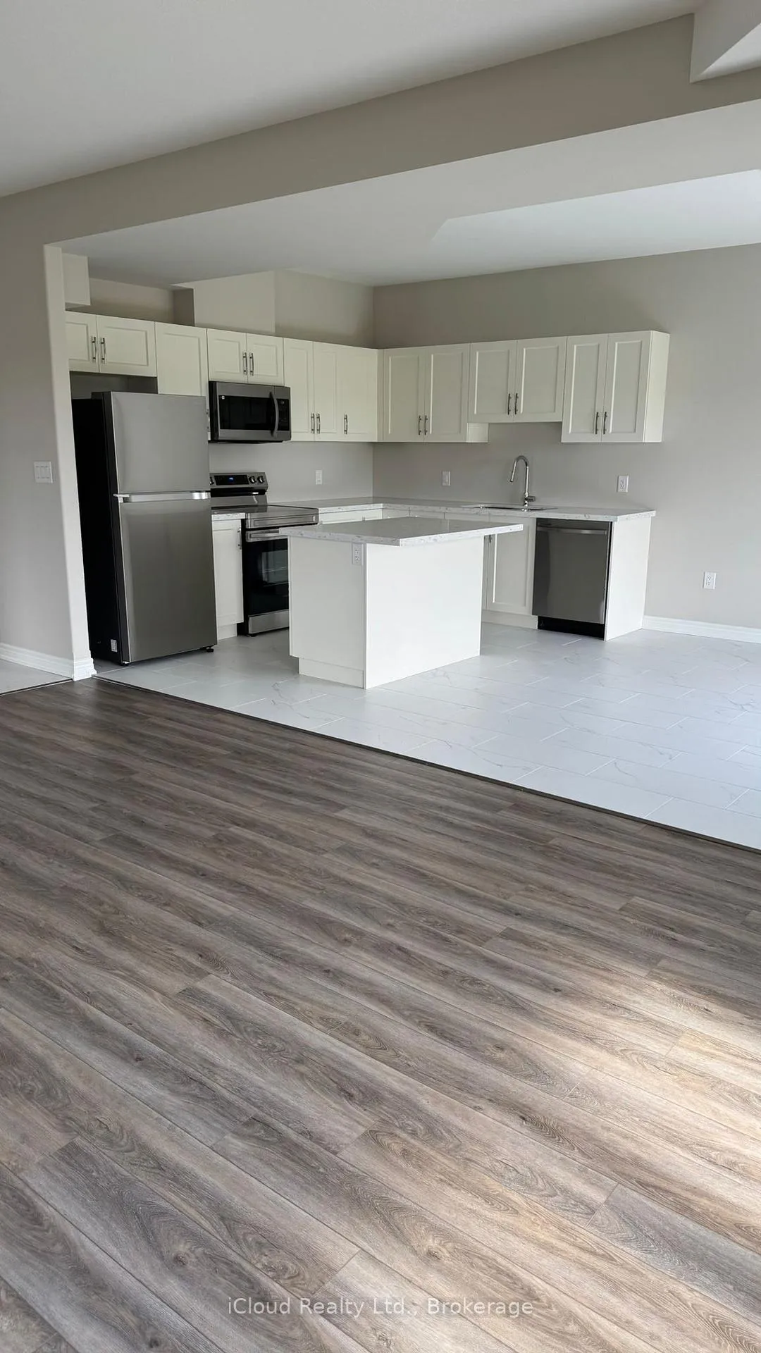 Photo 3 of 65 Elvira Way, Thorold, Rolling Meadows — HOMEH