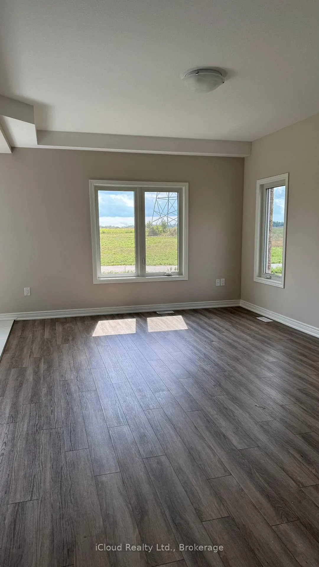 Photo 7 of 65 Elvira Way, Thorold, Rolling Meadows — HOMEH