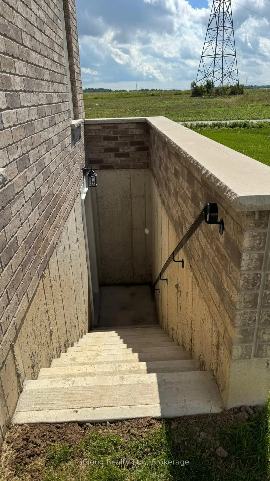 Photo 21 of 65 Elvira Way, Thorold, Rolling Meadows — HOMEH