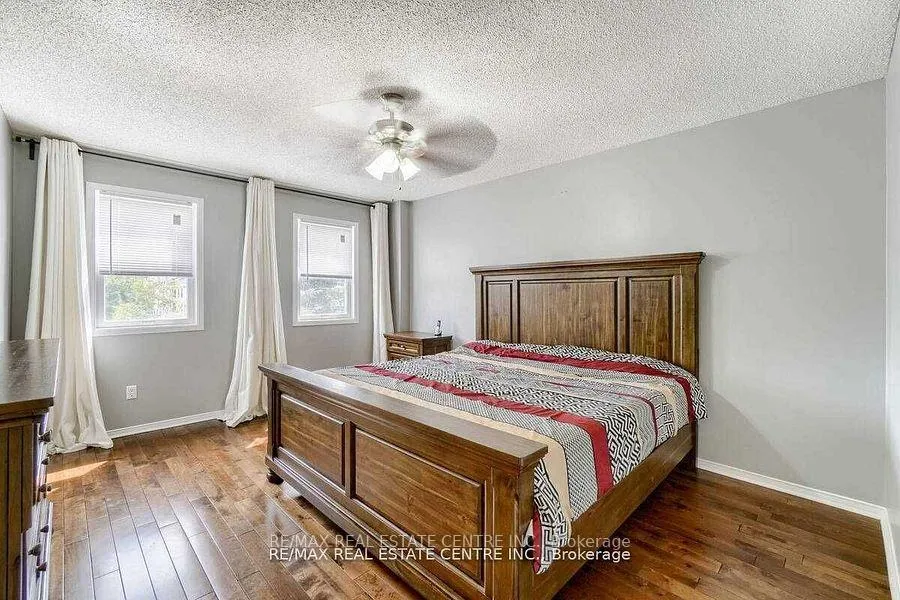 Photo 8 of 18 Galbraith Court, Clarington, Bowmanville — HOMEH