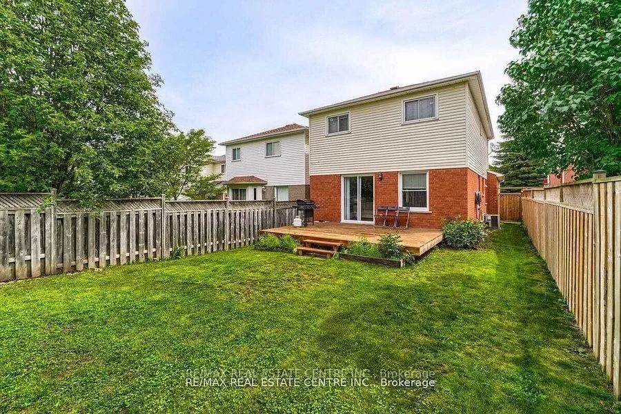Photo 13 of 18 Galbraith Court, Clarington, Bowmanville — HOMEH