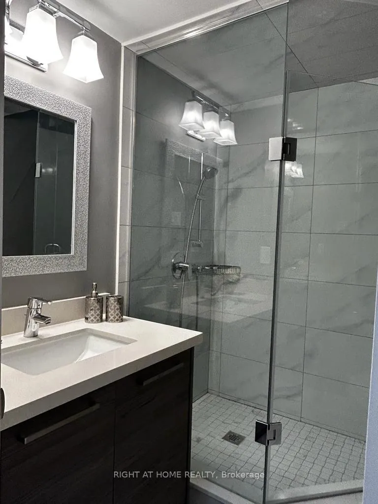 Photo 14 of 187 Redstone Road, Richmond Hill, Rouge Woods — HOMEH