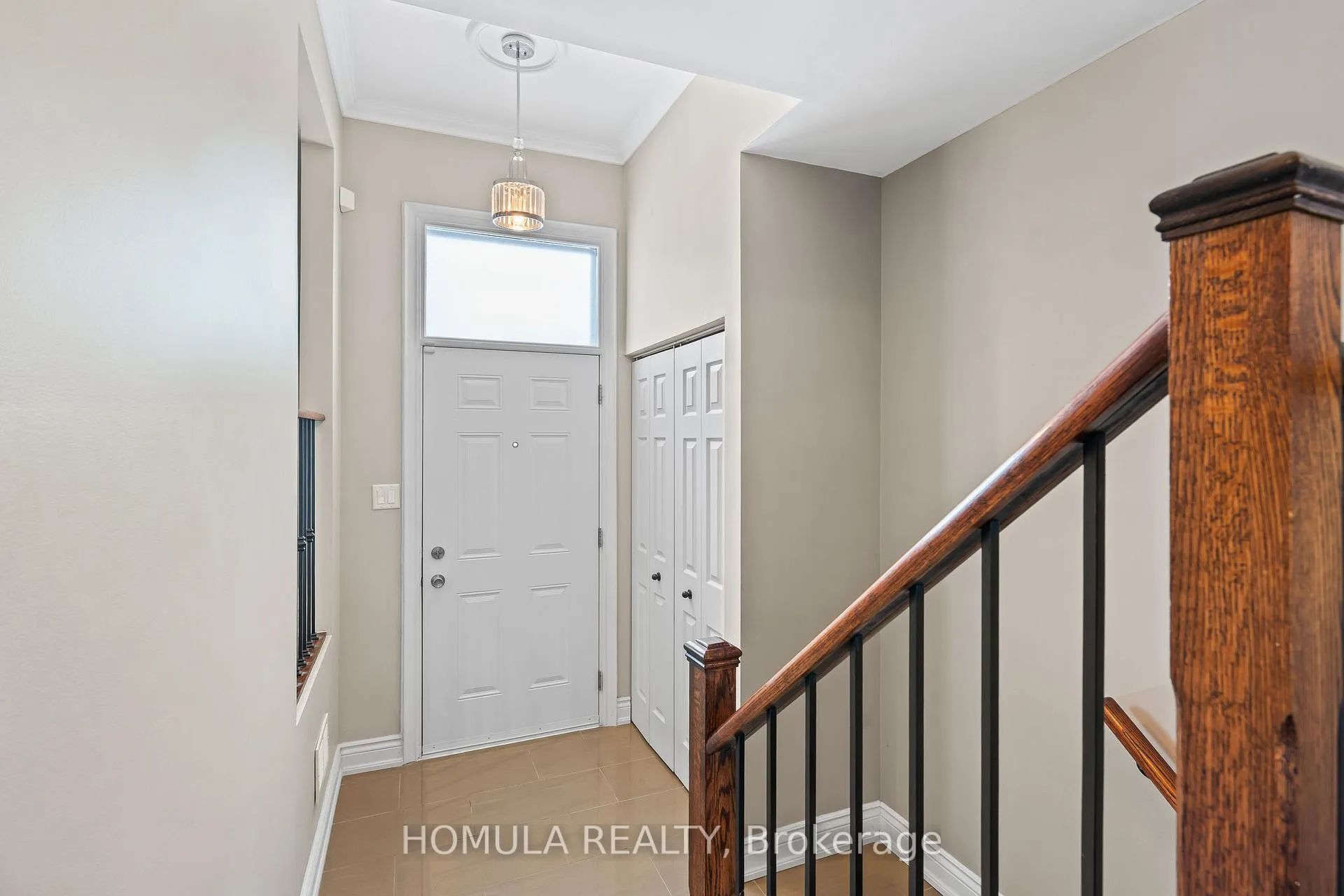 Photo 3 of Unit 5, 211 Woodbridge Avenue, Vaughan, West Woodbridge — HOMEH