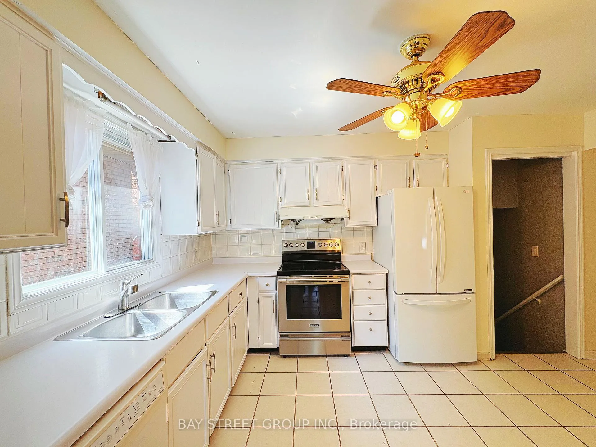 Photo 6 of 7349 Nathan Crescent, Niagara Falls, Oldfield — HOMEH
