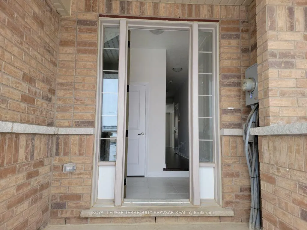Photo 3 of 127 Broadacre Drive, Kitchener — HOMEH