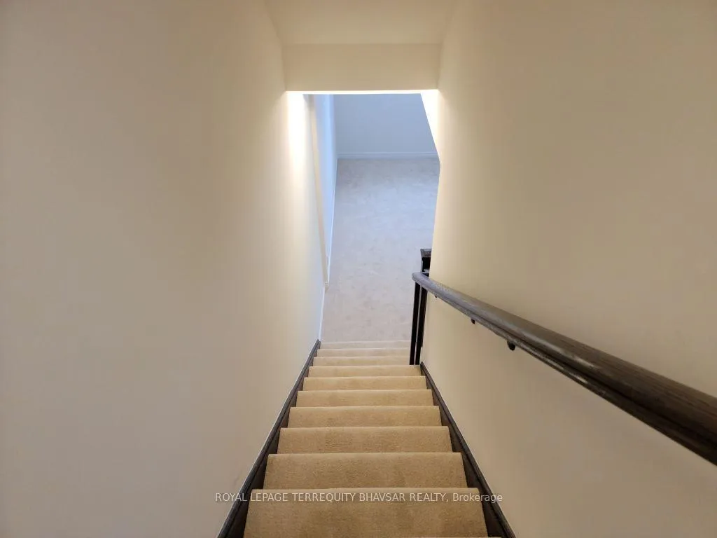 Photo 37 of 127 Broadacre Drive, Kitchener — HOMEH