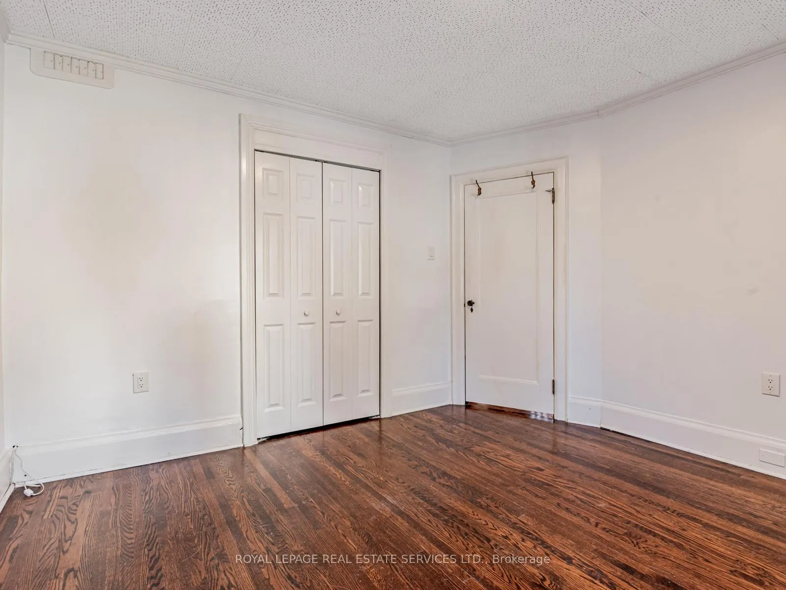 Photo 26 of 7 Duplex Crescent, Toronto, Yonge-Eglinton — HOMEH