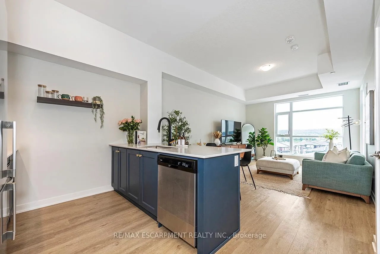 Photo 3 of Unit 606, 600 North Service Road, Hamilton, Lakeshore — HOMEH