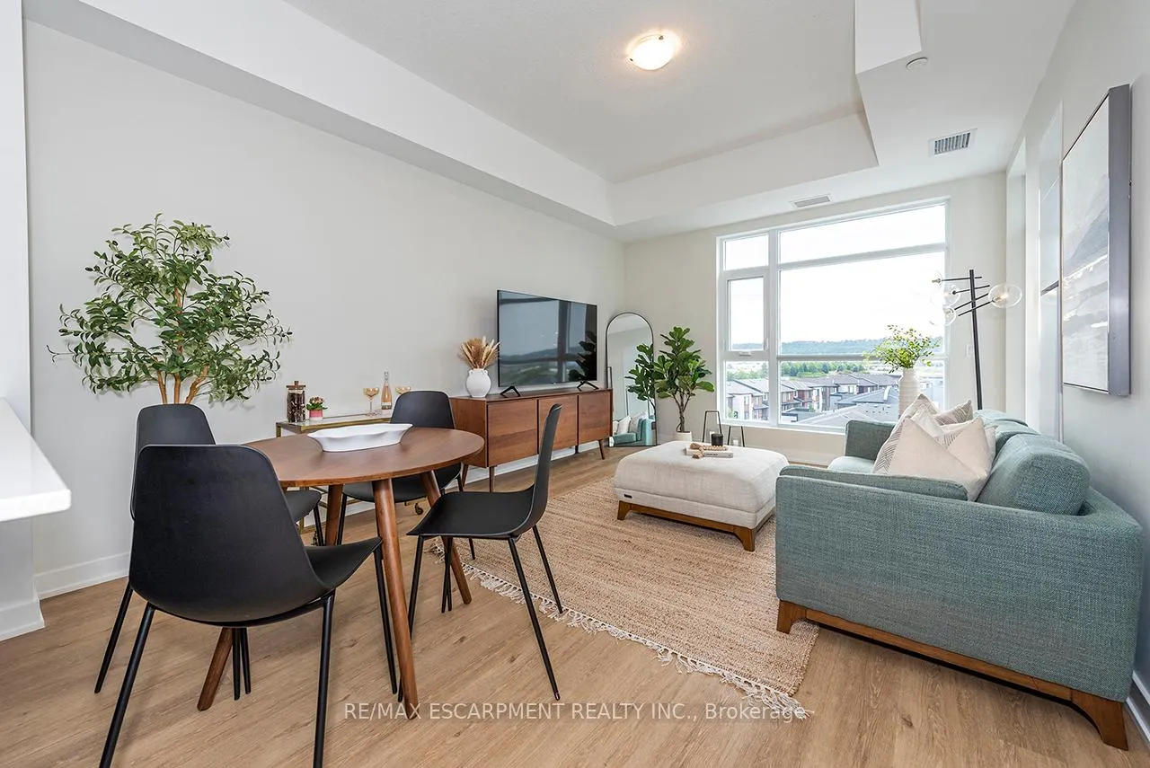 Photo 10 of Unit 606, 600 North Service Road, Hamilton, Lakeshore — HOMEH