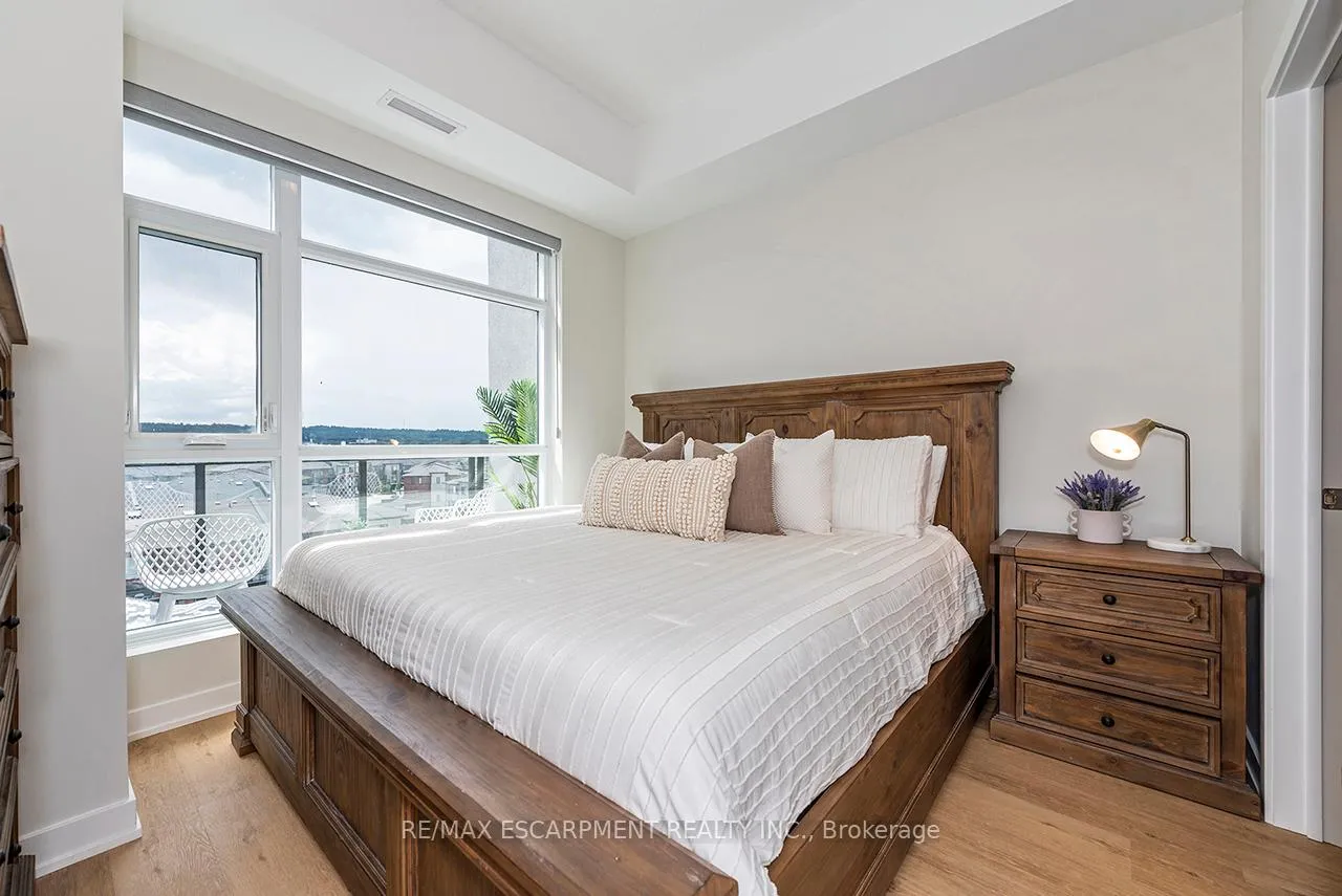 Photo 22 of Unit 606, 600 North Service Road, Hamilton, Lakeshore — HOMEH