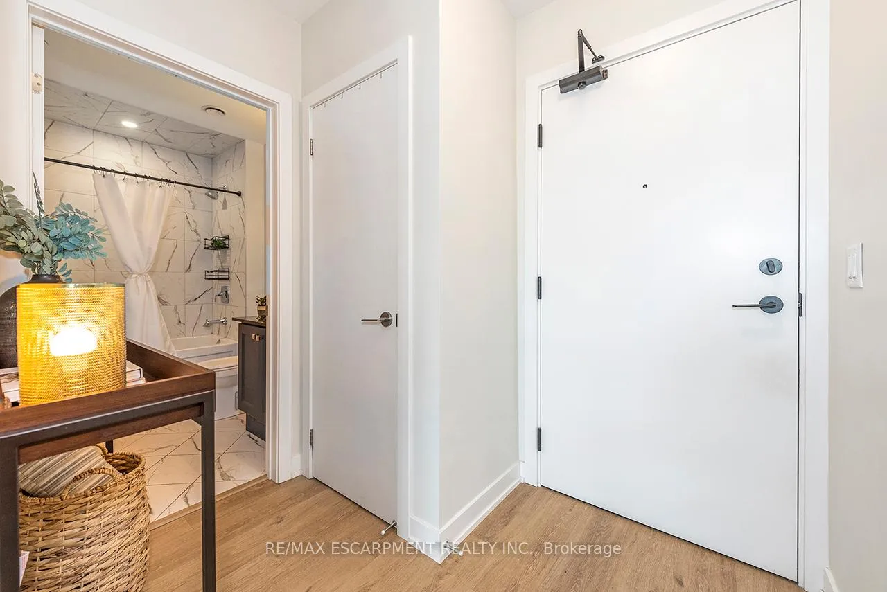 Photo 25 of Unit 606, 600 North Service Road, Hamilton, Lakeshore — HOMEH