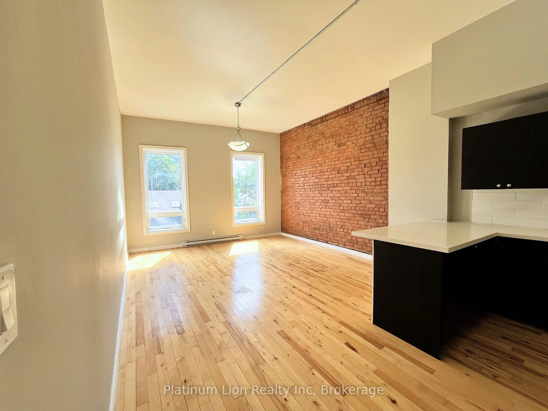 Photo 2 of Unit 3, 215 King Street E, Hamilton, Beasley — HOMEH