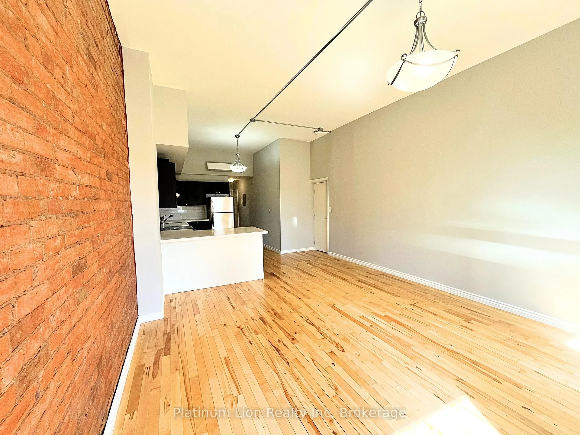 Photo 4 of Unit 3, 215 King Street E, Hamilton, Beasley — HOMEH