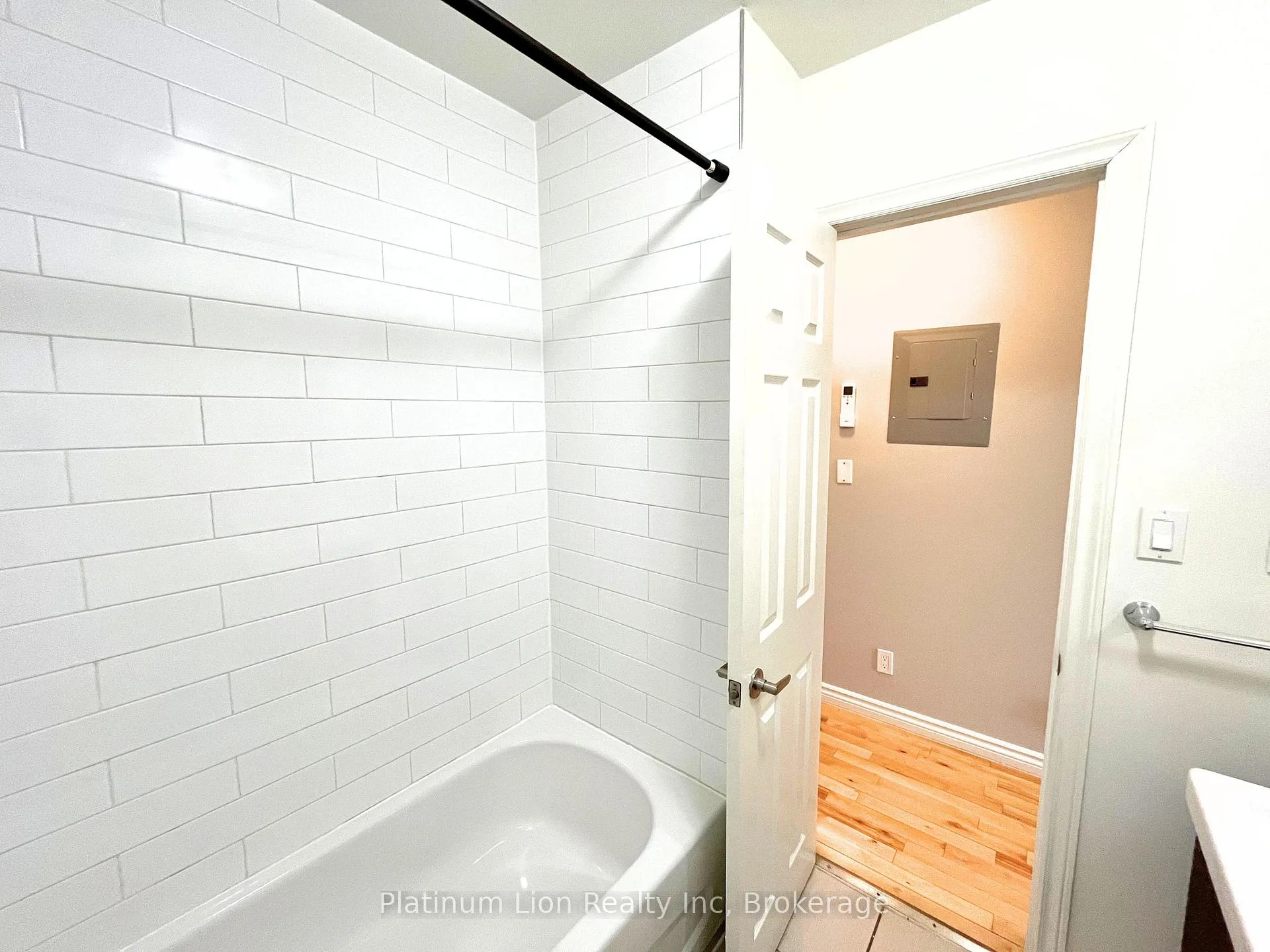 Photo 10 of Unit 3, 215 King Street E, Hamilton, Beasley — HOMEH